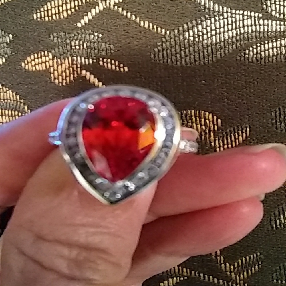 Sterling silver red garnet and circonia ring